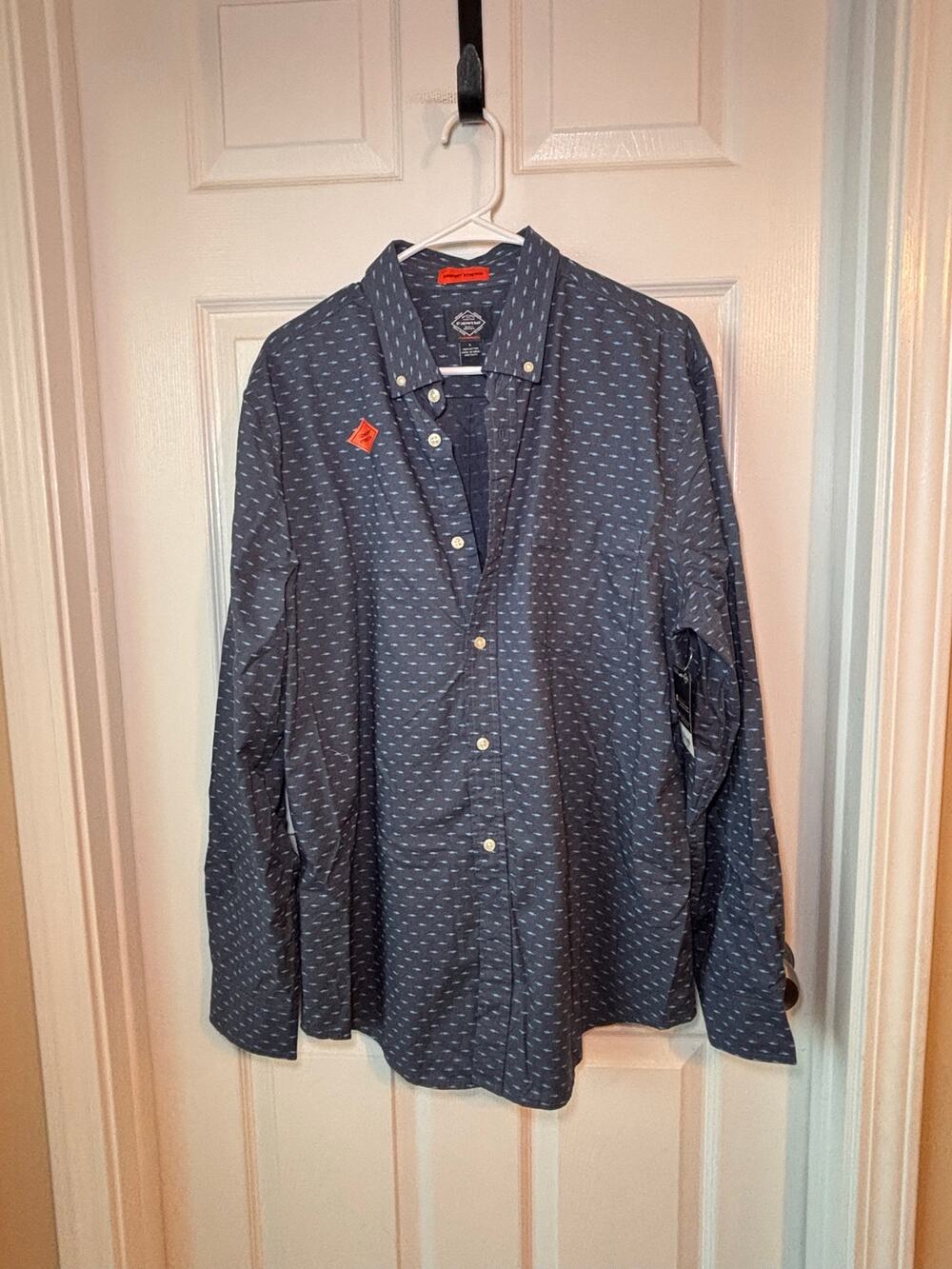 St. John’s Bay Men’s Large Shark Print Comfort Stretch Button Down Shirt NWT